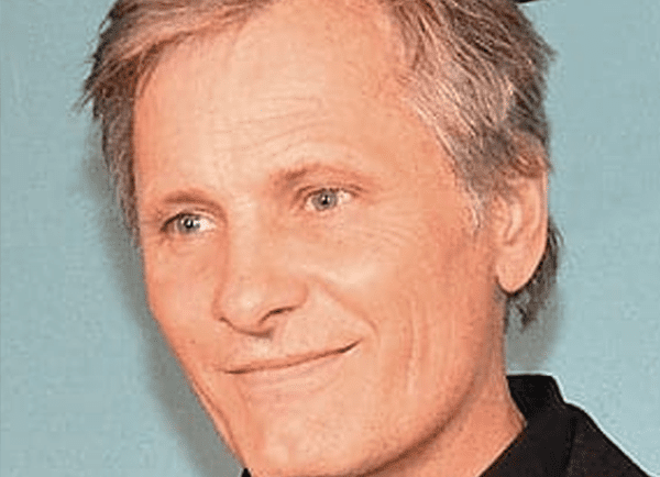 Viggo Mortensen’s Red-Carpet Smile